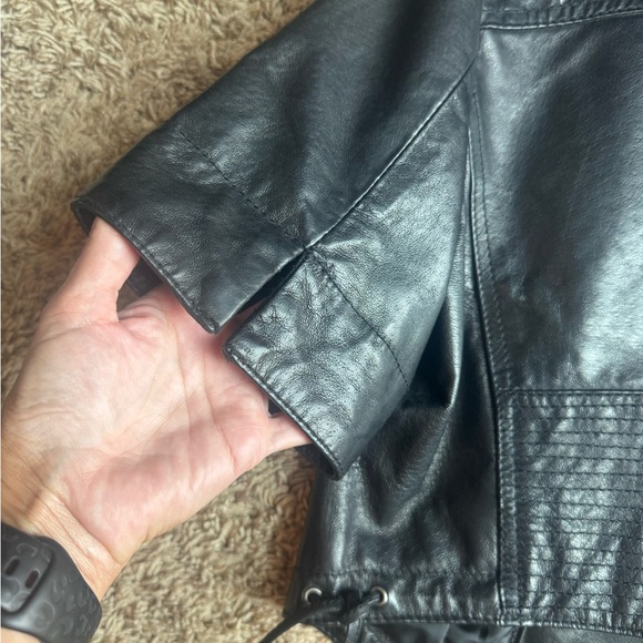 Women's Black Crop Leather Jacket - Picture 4 of 5
